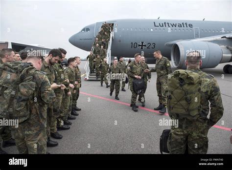 Feb 7, 2022 · Germany will send up to 350 more troops to Lithuania, Defence Minister Christine Lambrecht said on Monday, reinforcing a German-led NATO combat unit deployed there to deter a Russian attack. 